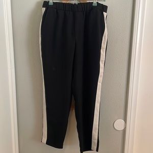 Banana Republic sporty trouser pants with side stripe and pockets